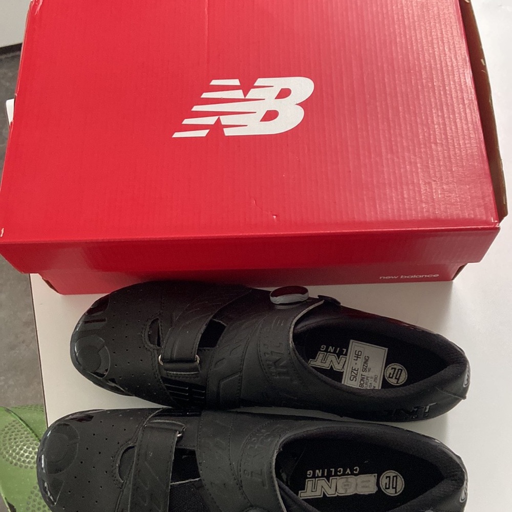 Men’s Cycling Shoes size 11 NWOT